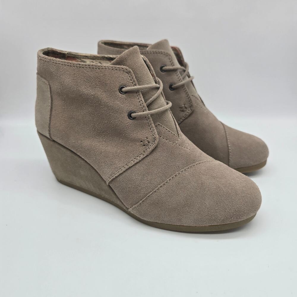 Toms Suede Lace-Up Wedge Ankle Booties 8.5 Casual chic Heeled Taupe Almond Toe - Picture 1 of 8